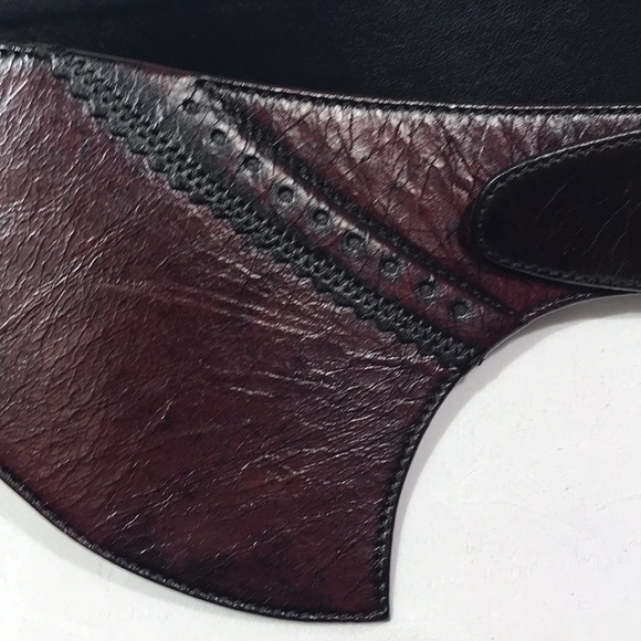 Beautiful Leather belt with heart buckle - Picture 5 of 12